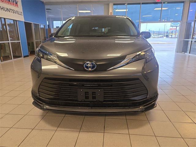 used 2025 Toyota Sienna car, priced at $41,926