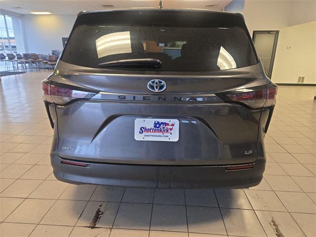 used 2025 Toyota Sienna car, priced at $41,926