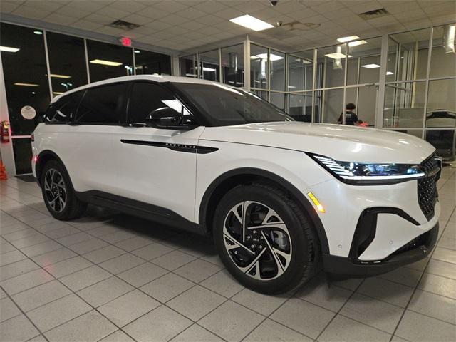used 2024 Lincoln Nautilus car, priced at $45,910