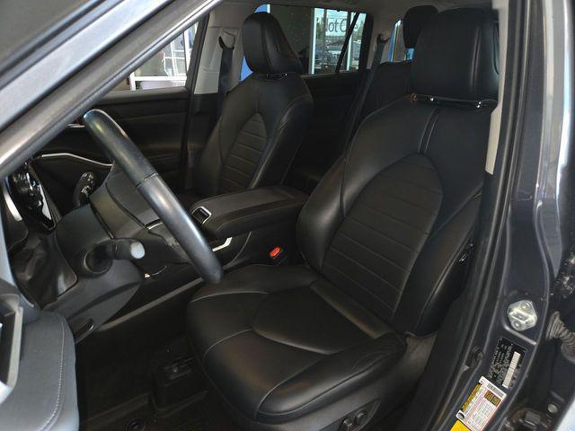 used 2021 Toyota Highlander car, priced at $26,665