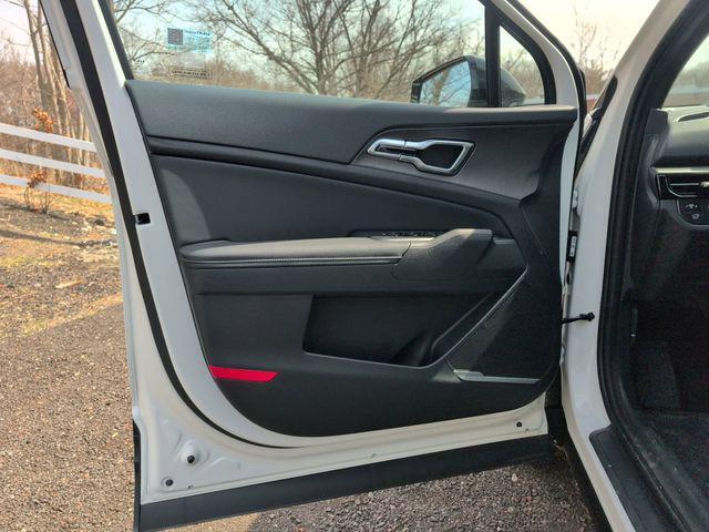 new 2026 Kia Sportage Plug-In Hybrid car, priced at $42,500