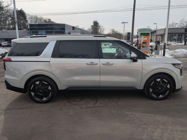used 2025 Kia Carnival car, priced at $36,257