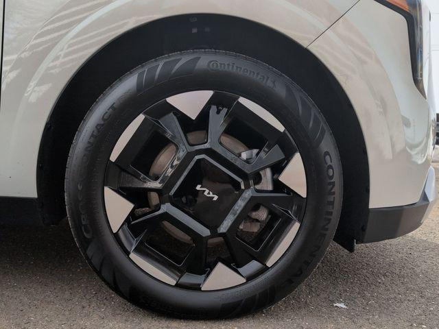 used 2025 Kia Carnival car, priced at $36,257