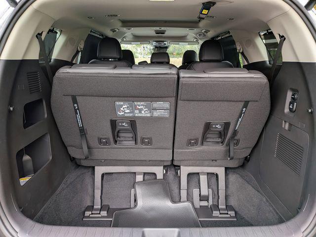 new 2026 Kia Carnival Hybrid car, priced at $48,300