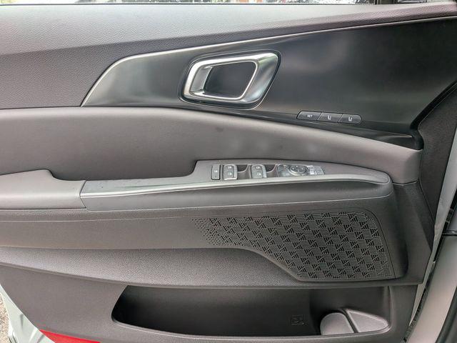 new 2026 Kia Carnival Hybrid car, priced at $48,300