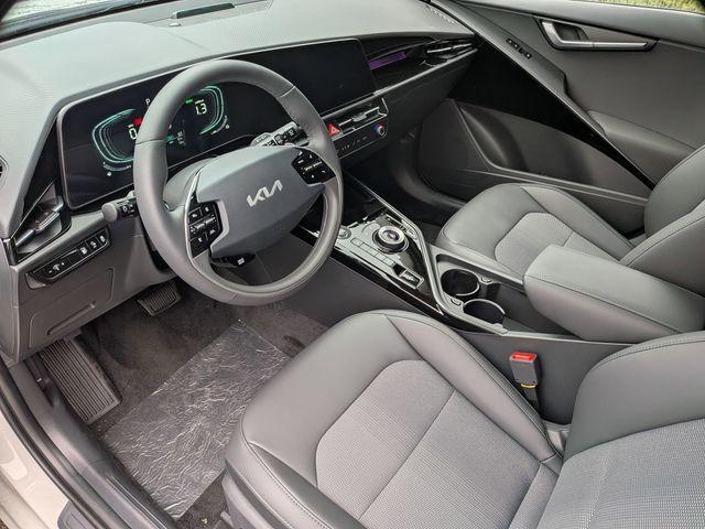 new 2025 Kia Niro Plug-In Hybrid car, priced at $35,000