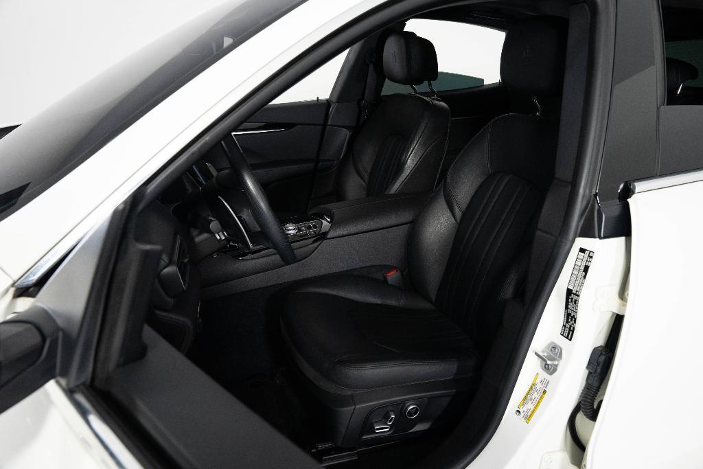 Maserati Levante view 41