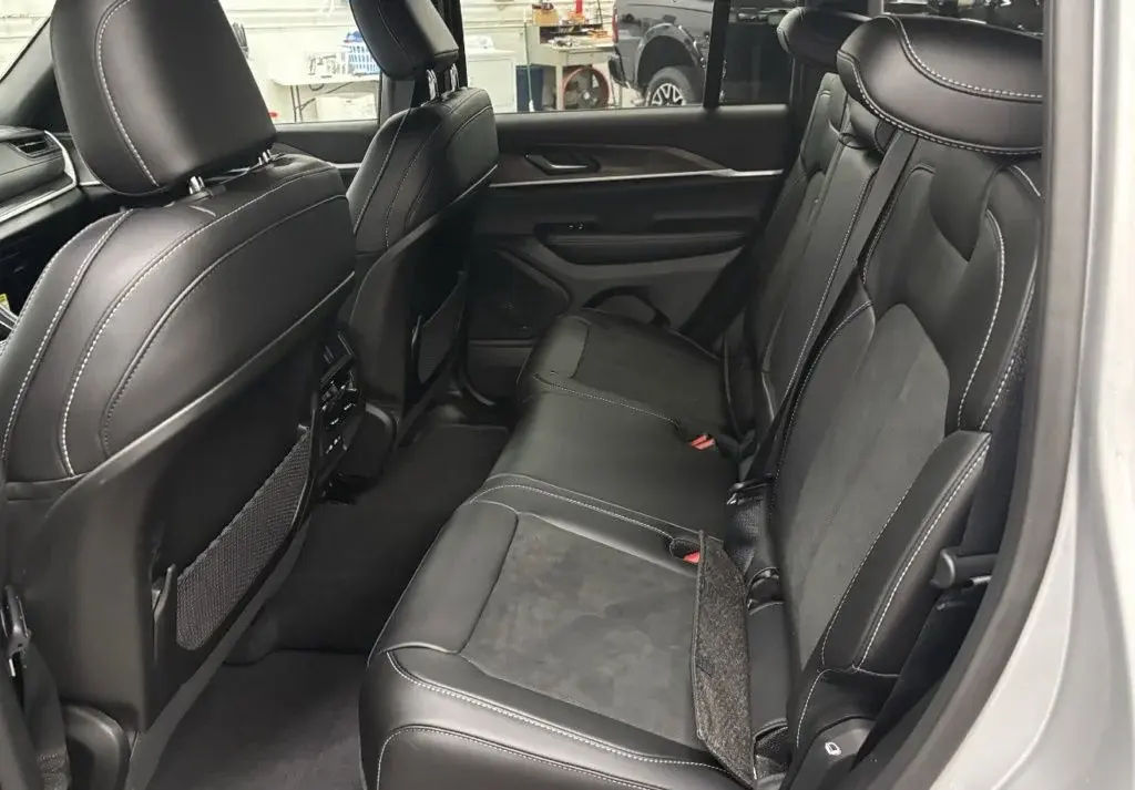 new 2026 Jeep Grand Cherokee car, priced at $43,538