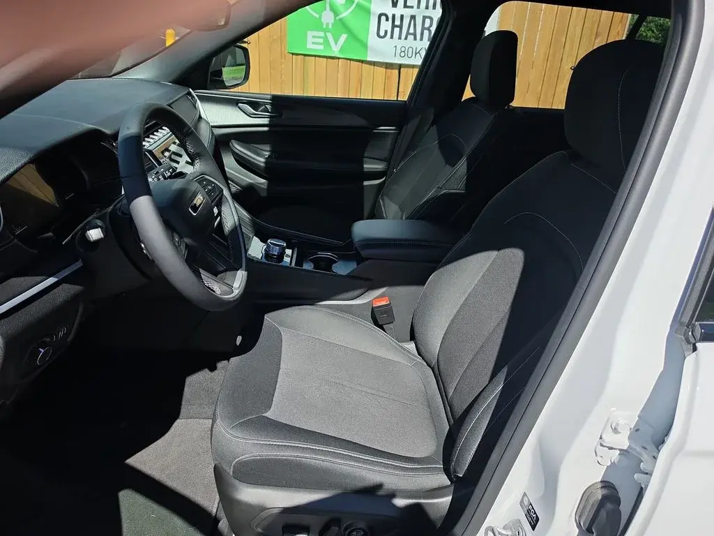 used 2025 Jeep Grand Cherokee car, priced at $36,399
