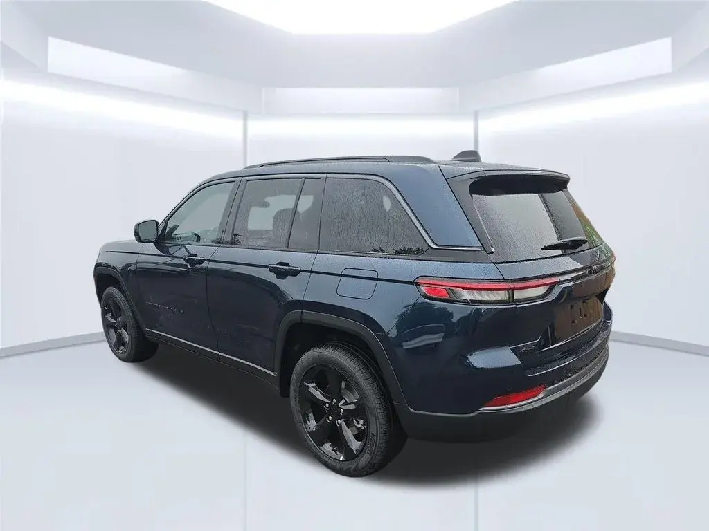 new 2026 Jeep Grand Cherokee car, priced at $48,724