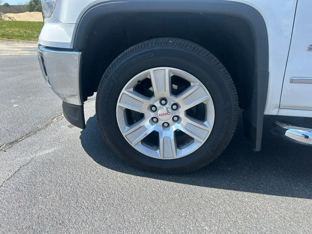 used 2015 GMC Sierra 1500 car, priced at $23,399