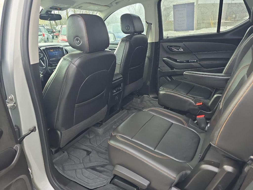 used 2021 Chevrolet Traverse car, priced at $23,999