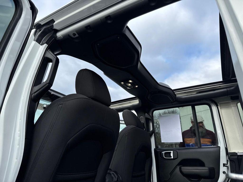 used 2022 Jeep Wrangler Unlimited car, priced at $31,876