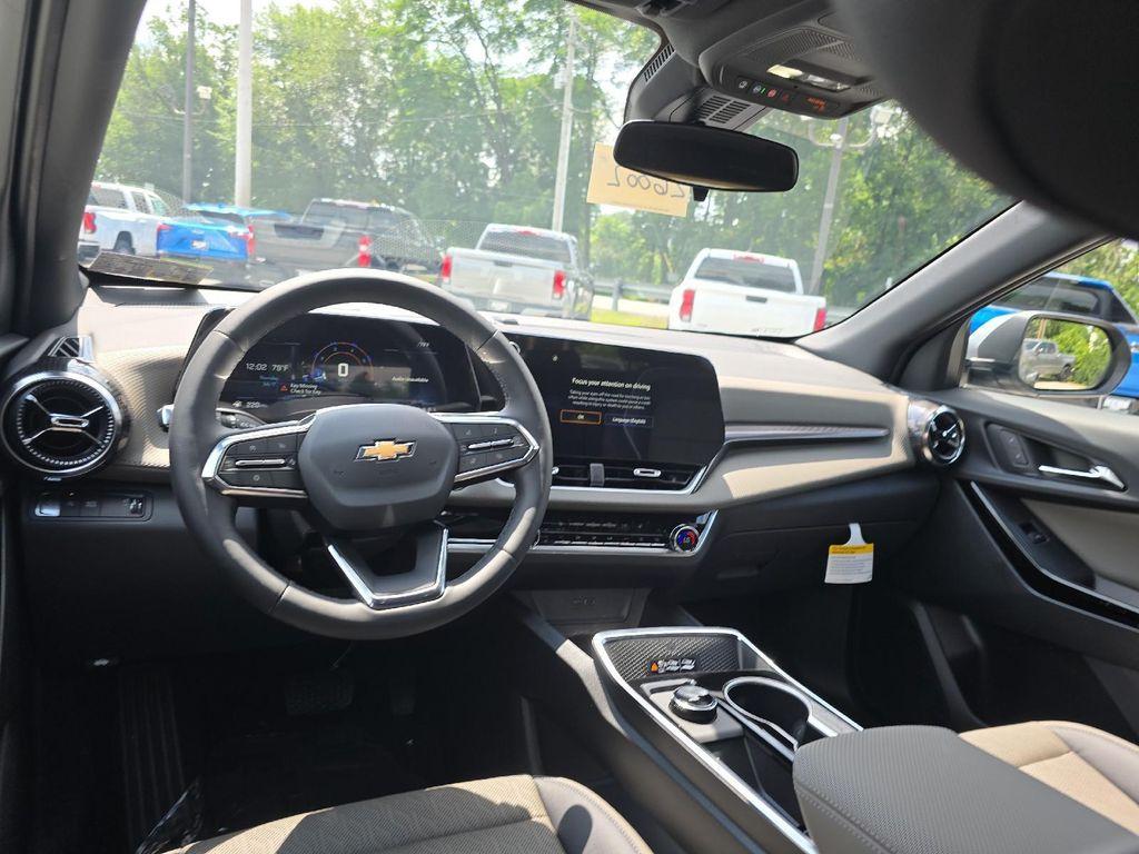 new 2026 Chevrolet Equinox car, priced at $32,045