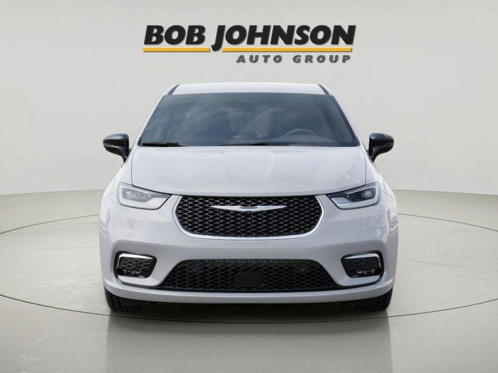 new 2026 Chrysler Pacifica car, priced at $42,365