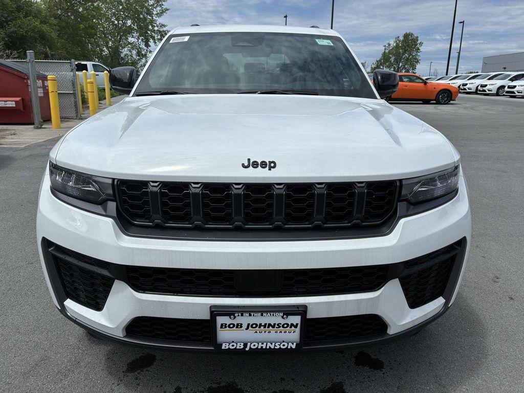 new 2026 Jeep Grand Cherokee car, priced at $48,070