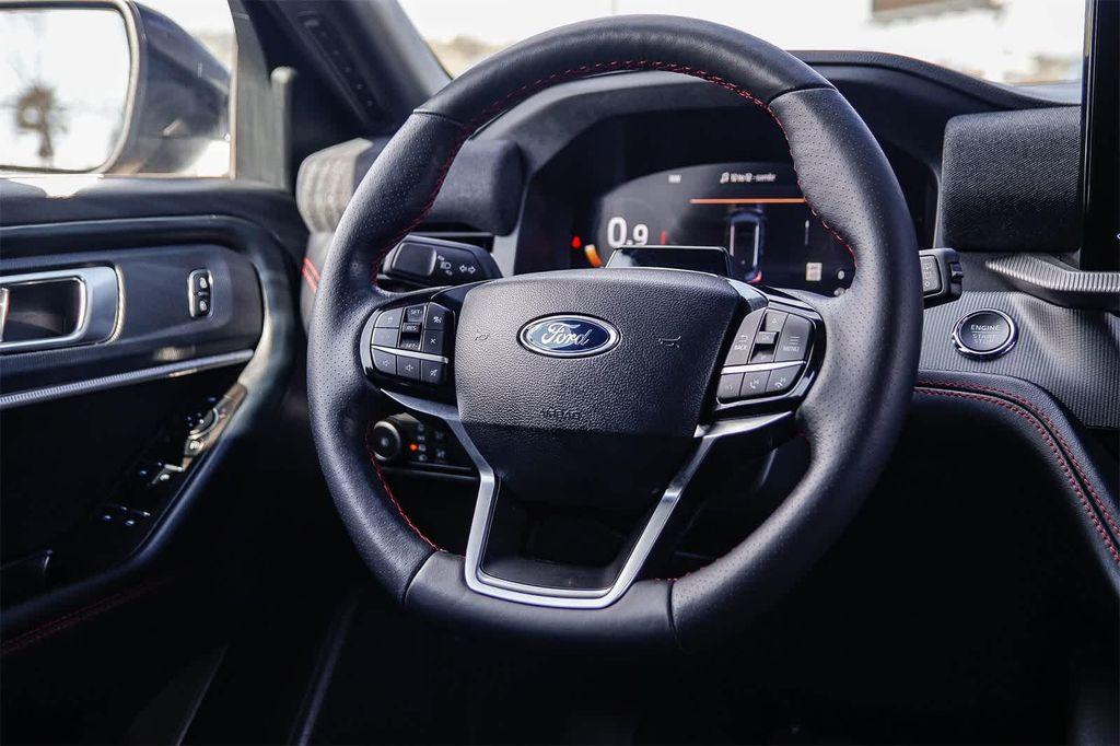used 2025 Ford Explorer car, priced at $37,286