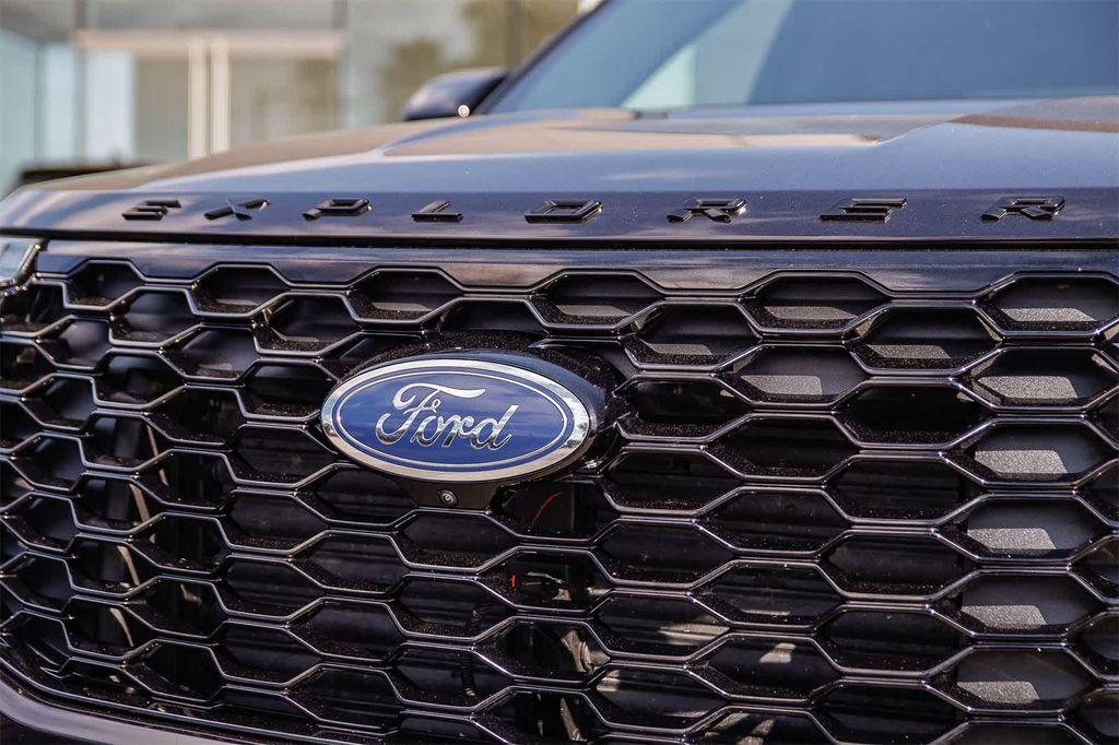 used 2025 Ford Explorer car, priced at $37,286