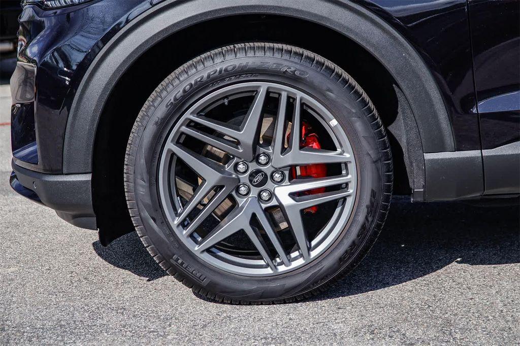 used 2025 Ford Explorer car, priced at $37,286