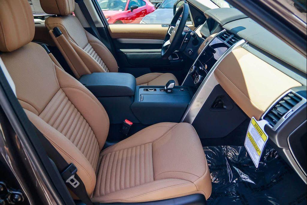 new 2026 Land Rover Discovery car, priced at $88,566