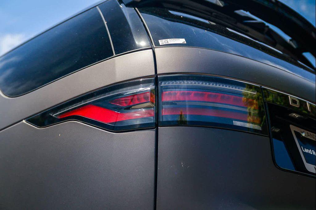 new 2026 Land Rover Discovery car, priced at $88,566