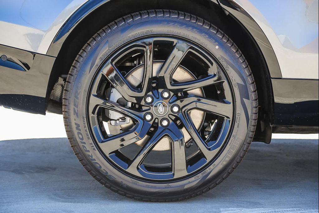 new 2025 Land Rover Discovery car, priced at $74,925