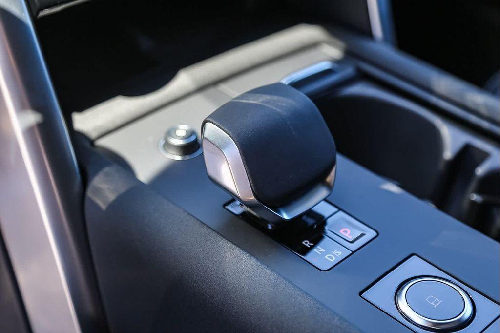 new 2025 Land Rover Discovery car, priced at $74,925