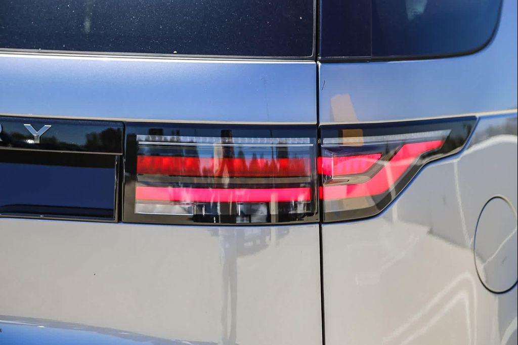new 2025 Land Rover Discovery car, priced at $74,925