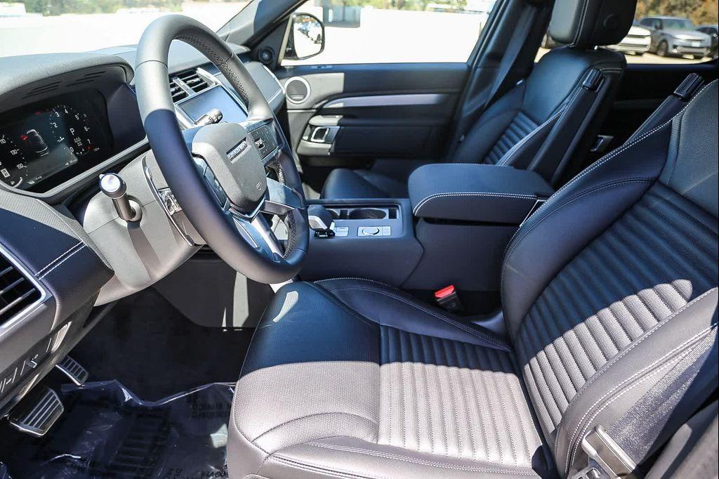 new 2025 Land Rover Discovery car, priced at $74,925