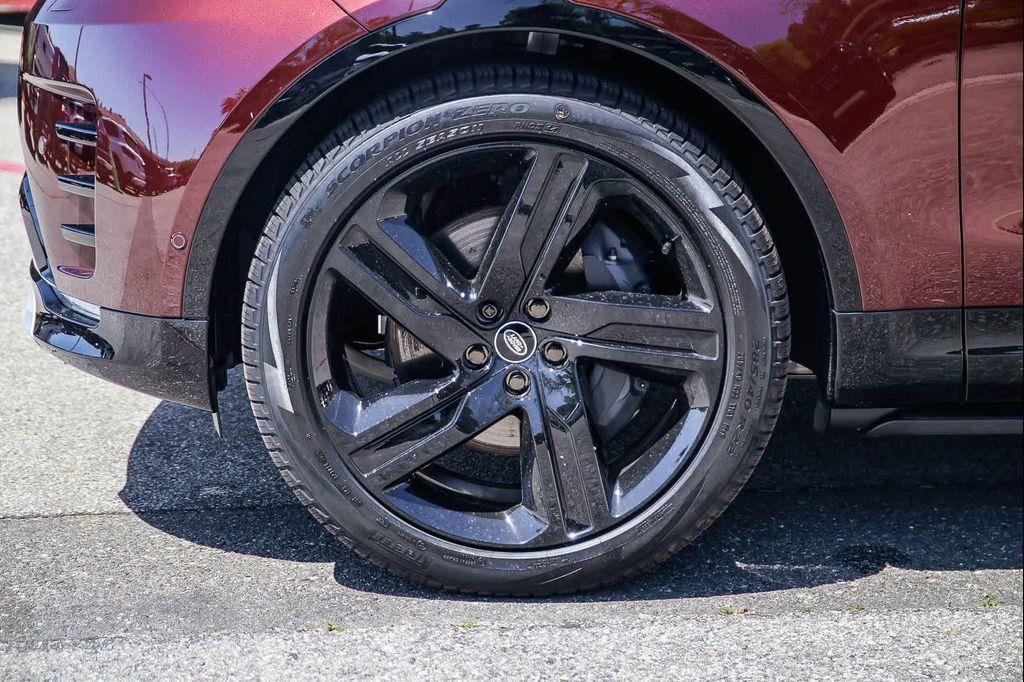 new 2026 Land Rover Discovery car, priced at $82,126