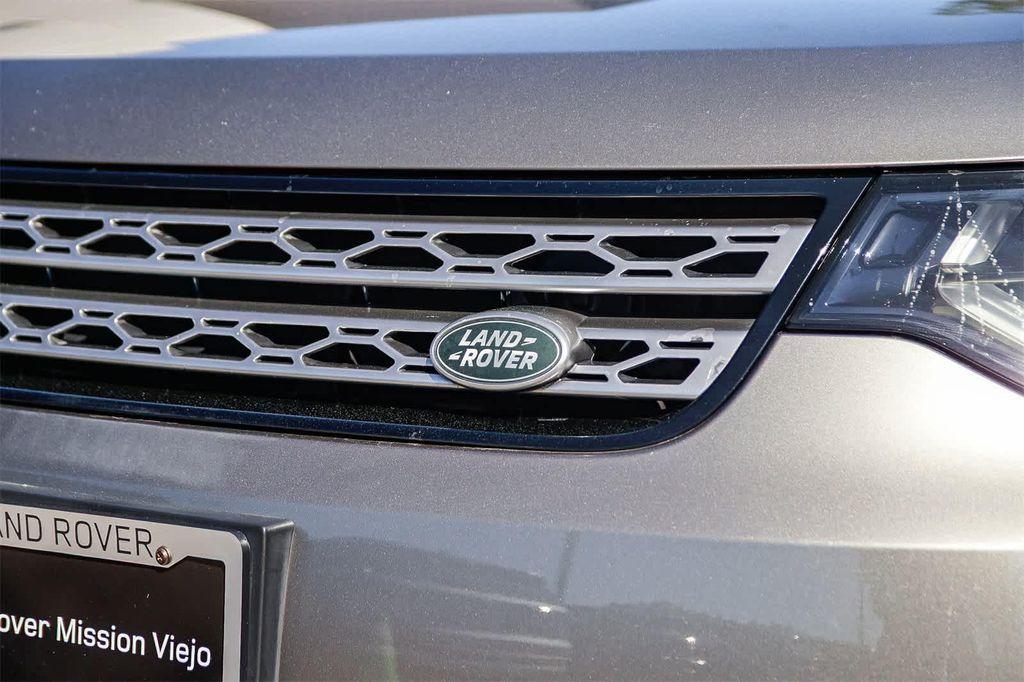 used 2020 Land Rover Discovery car, priced at $18,318