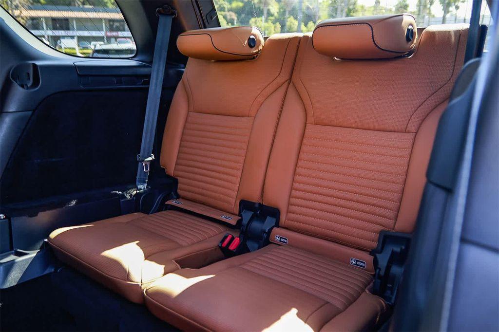 used 2020 Land Rover Discovery car, priced at $18,318