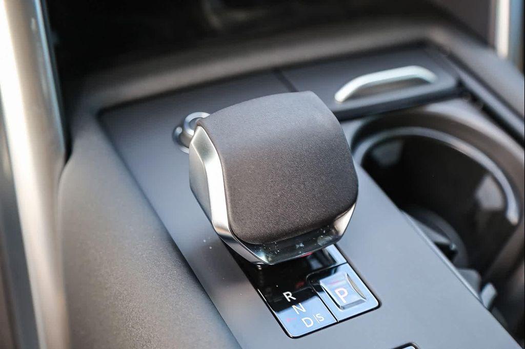 new 2026 Land Rover Discovery car, priced at $81,076