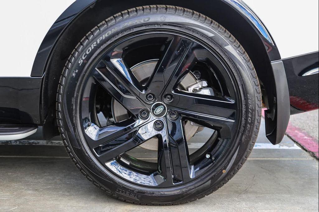 new 2026 Land Rover Discovery car, priced at $81,076