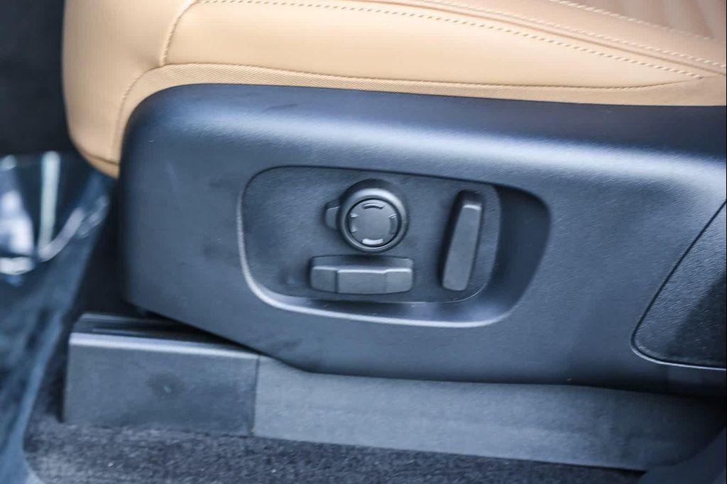 new 2026 Land Rover Discovery car, priced at $81,076