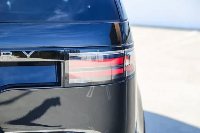 new 2025 Land Rover Discovery car, priced at $74,550
