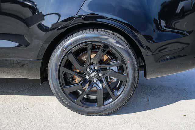 new 2025 Land Rover Discovery car, priced at $74,550