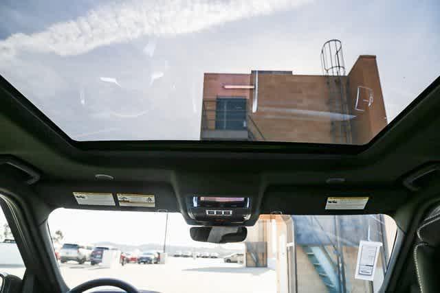 new 2025 Land Rover Discovery car, priced at $74,550