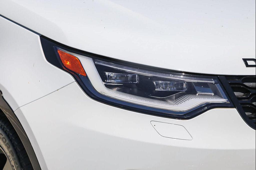 new 2025 Land Rover Discovery car, priced at $75,825
