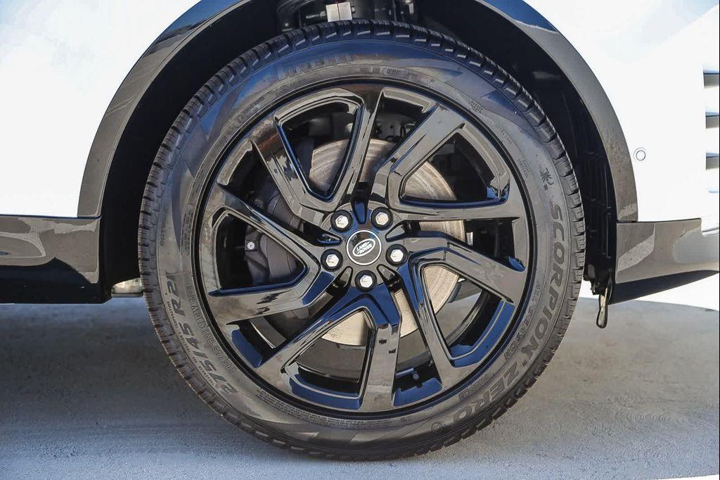 new 2025 Land Rover Discovery car, priced at $75,825