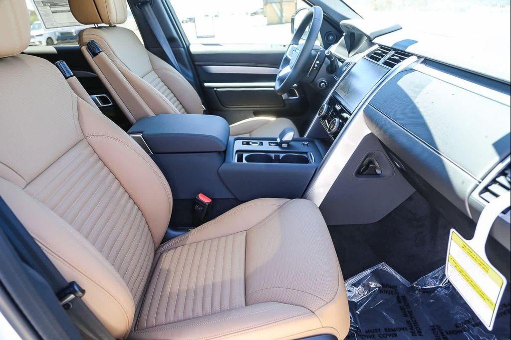 new 2025 Land Rover Discovery car, priced at $75,825