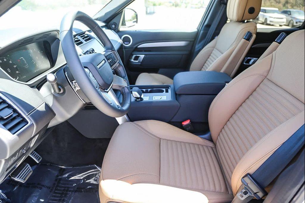 new 2025 Land Rover Discovery car, priced at $75,825