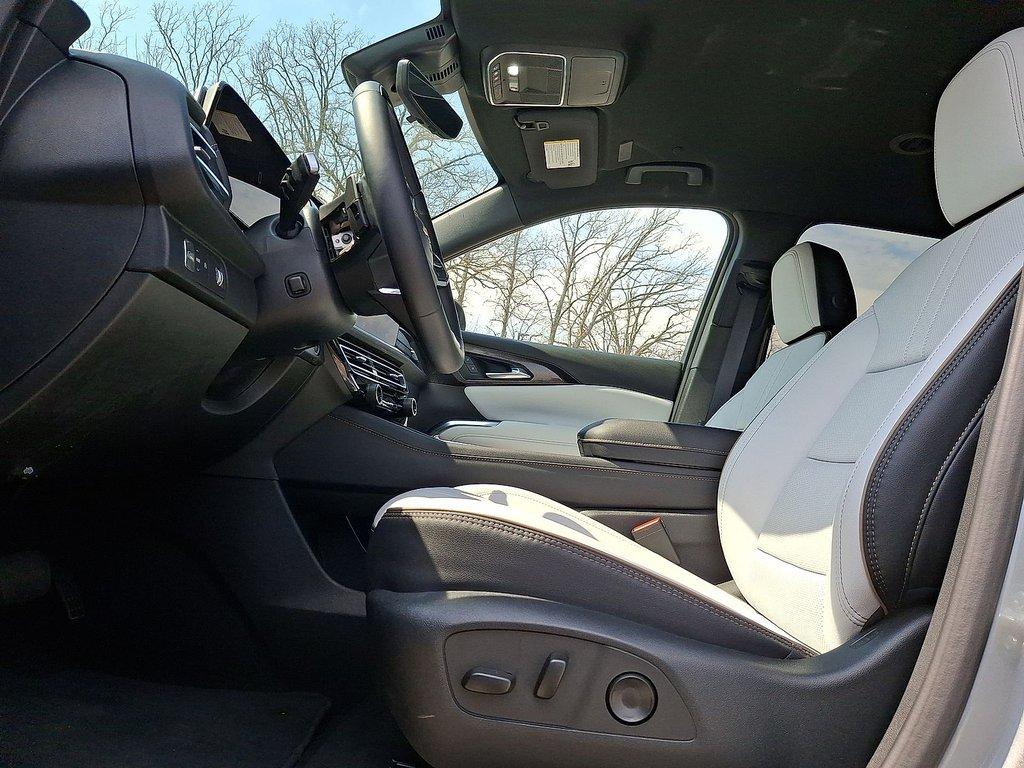 new 2025 Chevrolet Traverse car, priced at $56,318