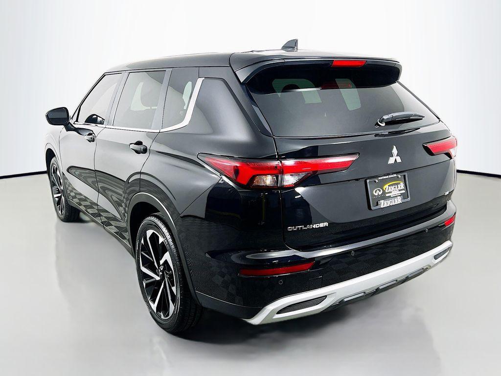 used 2024 Mitsubishi Outlander car, priced at $24,991