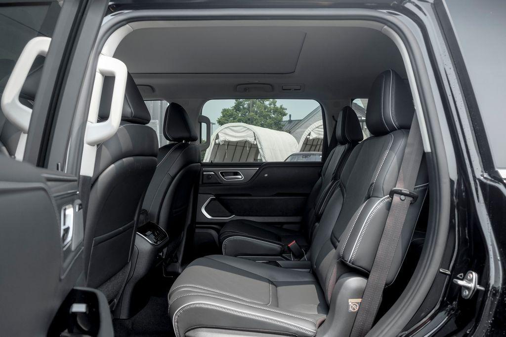 new 2027 INFINITI QX80 car, priced at $98,067