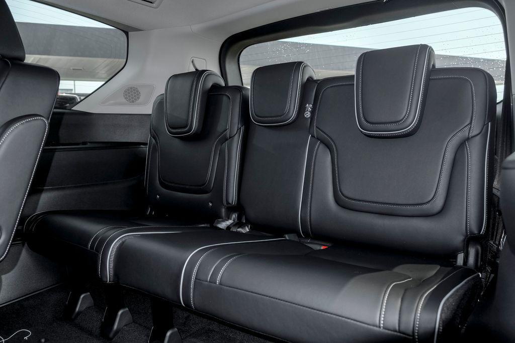new 2027 INFINITI QX80 car, priced at $98,067