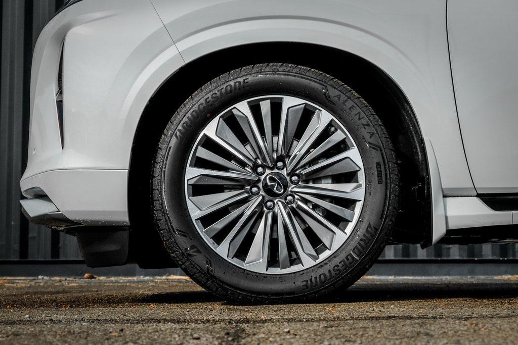 new 2026 INFINITI QX80 car, priced at $87,143