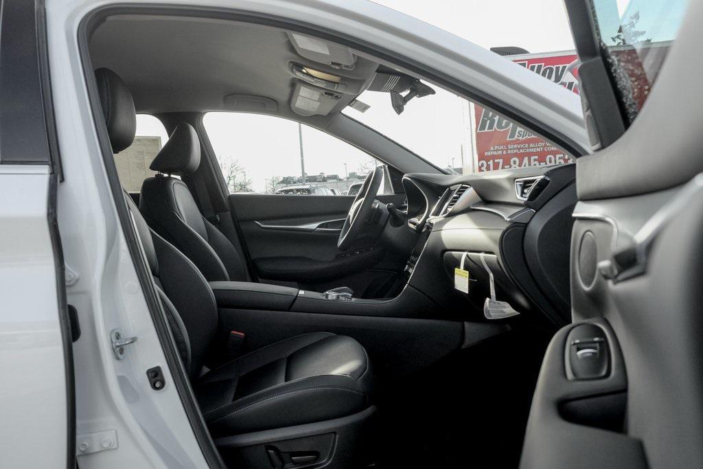 new 2025 INFINITI QX50 car, priced at $36,343