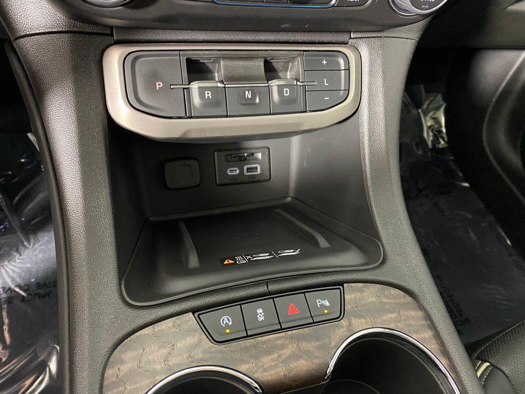 used 2023 GMC Acadia car, priced at $39,130