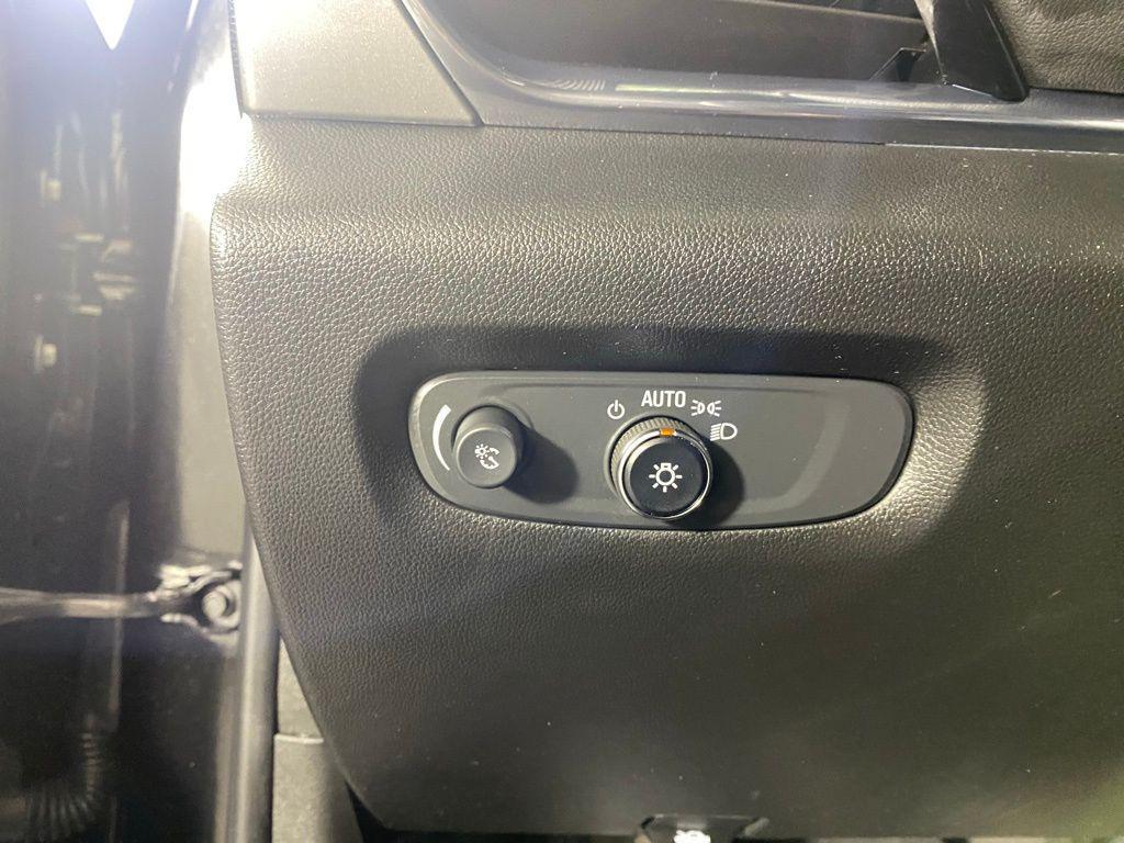 used 2023 Chevrolet Traverse car, priced at $31,991